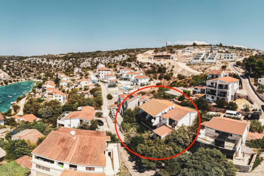 One Bedroom Apartment With Terrace And Seaview - B Sevid Exterior foto