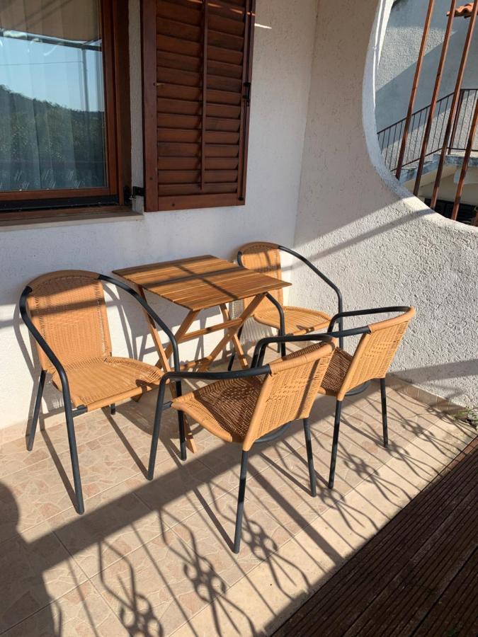 One Bedroom Apartment With Terrace And Seaview - B Sevid Exterior foto