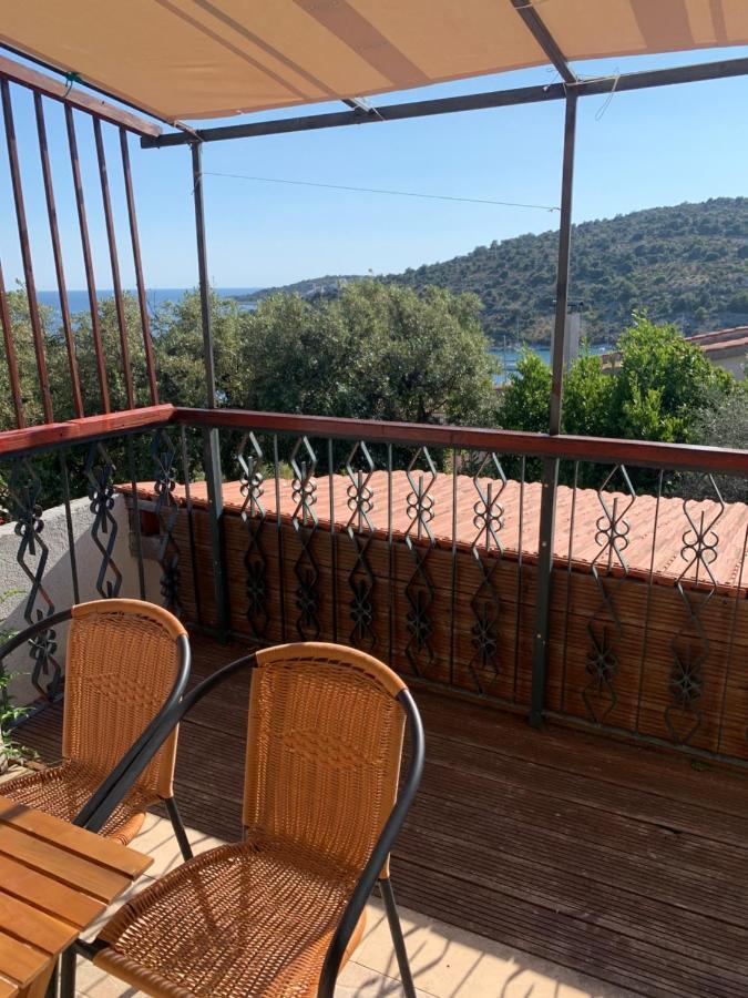 One Bedroom Apartment With Terrace And Seaview - B Sevid Exterior foto